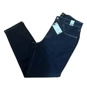 Judy Blue Woman’s High Waist Mom Jeans 13/31